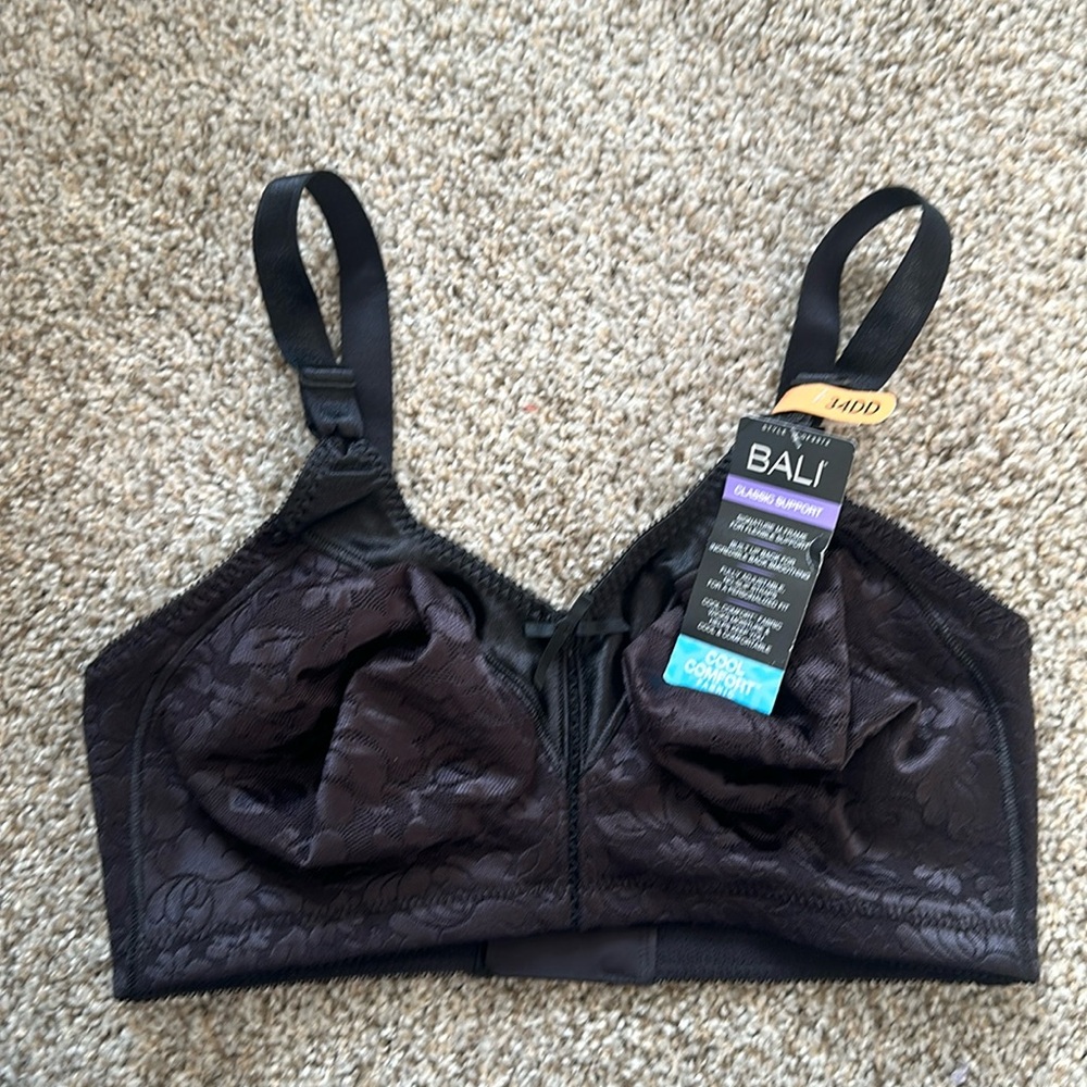 NWT Bali Comfort Revolution Bra 34DD Black Lace Wireless
